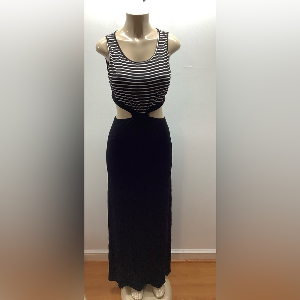 LeShop Size Medium Black & White Cutout Striped Maxi Dress. New With Tags.